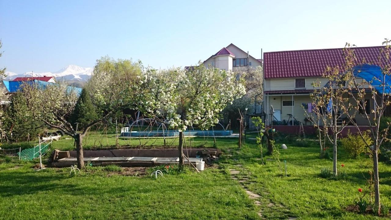 Garden House Bed and Breakfast Almaty Eksteriør billede